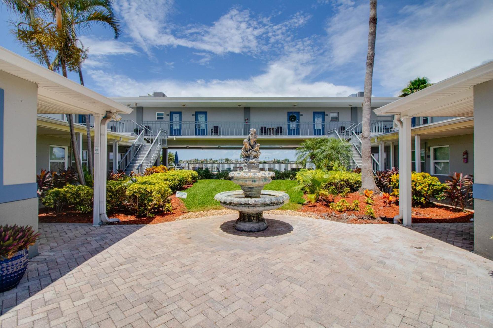 107-Waterfront-Walk To Beach-Lovely St. Pete Beach Exterior foto